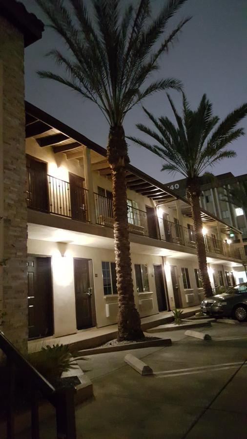 Tuscan Garden Inn ลอสแอนเจลิส ภายนอก รูปภาพ