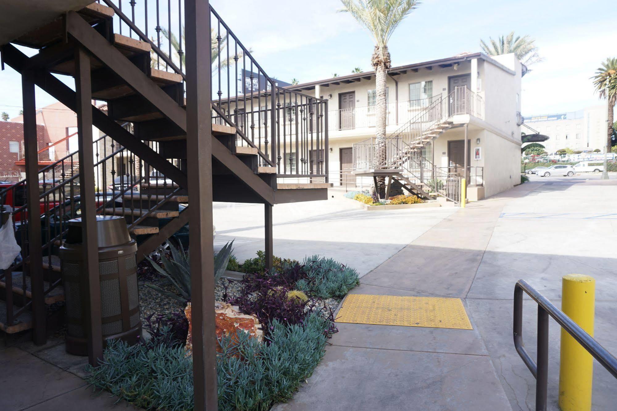 Tuscan Garden Inn ลอสแอนเจลิส ภายนอก รูปภาพ