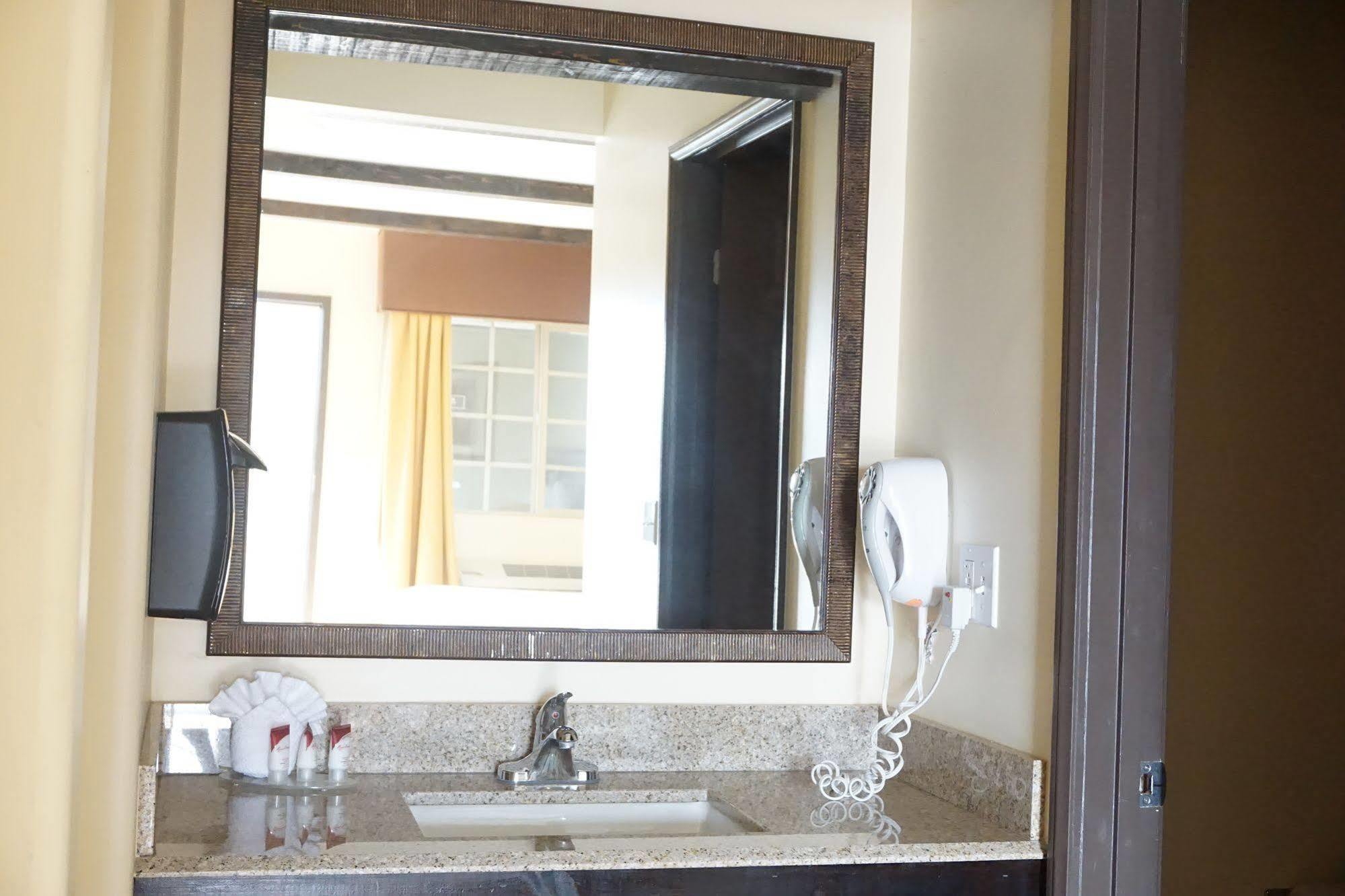 Tuscan Garden Inn ลอสแอนเจลิส ภายนอก รูปภาพ
